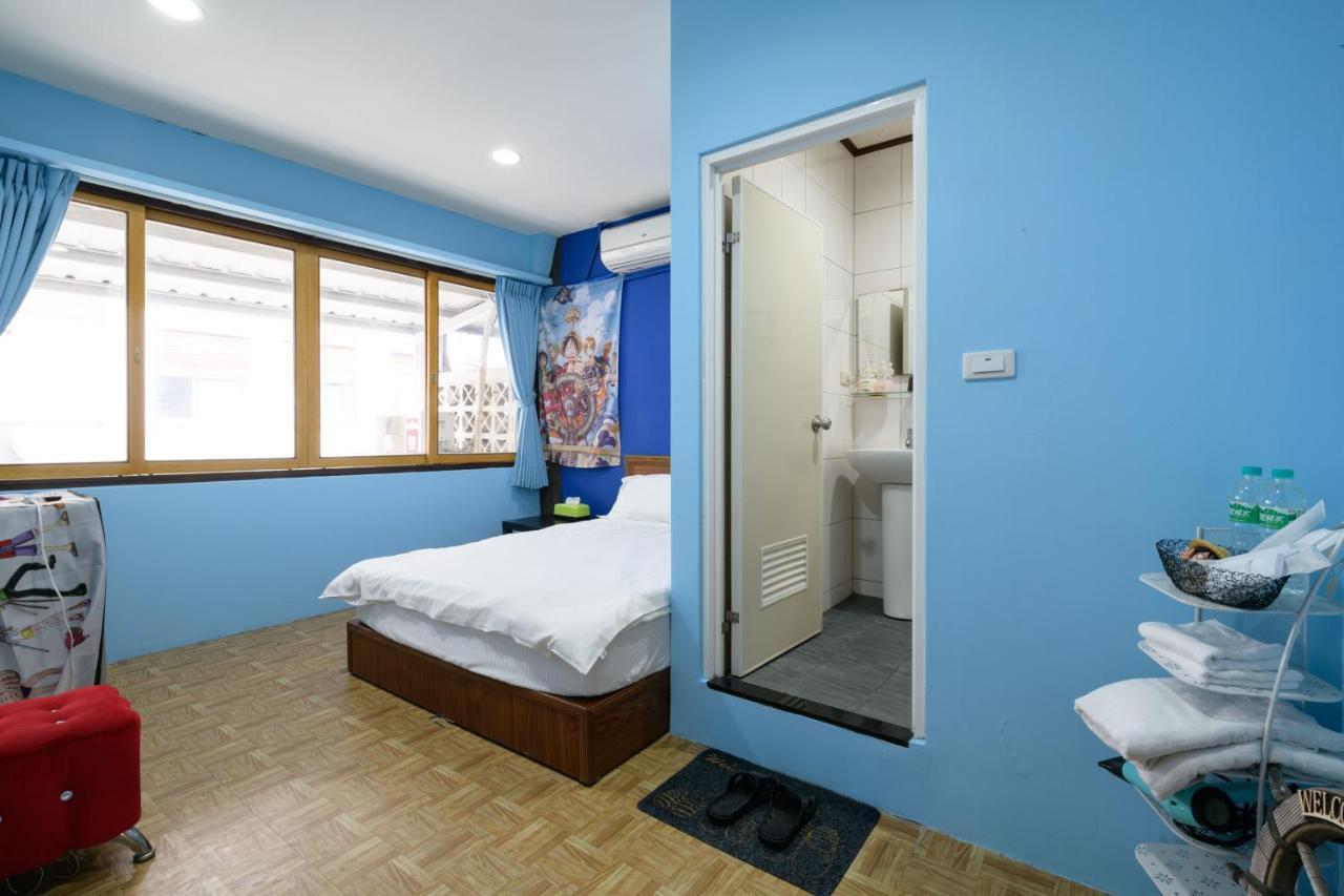 羅東夜市 小宅一生民宿 Night Market Small House Lifetime Hotel Лодун Экстерьер фото