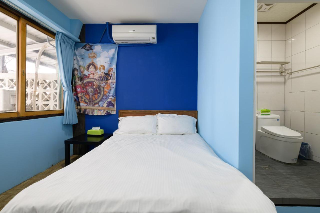羅東夜市 小宅一生民宿 Night Market Small House Lifetime Hotel Лодун Экстерьер фото